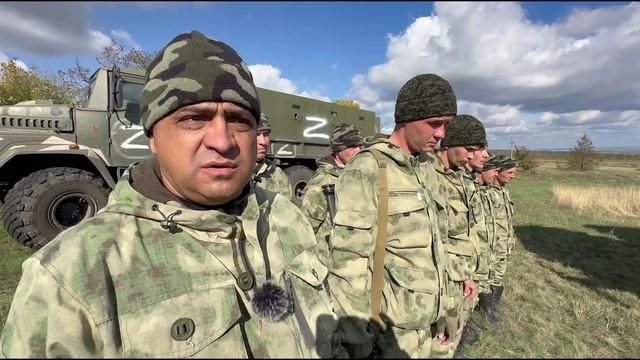 Инструктор Артем, помогает мобилизованным набрать форму.mp4