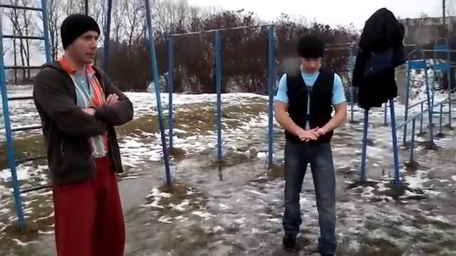 Драка на турниках А планировали снять обучалку Этот ролик ког да то набрал 50 млн на ютубе