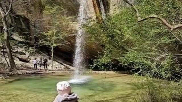 Крым ребенок и водопад