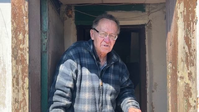 Коленька сыночек и Коленька зять, навестили бы дедушку Апрель 2025