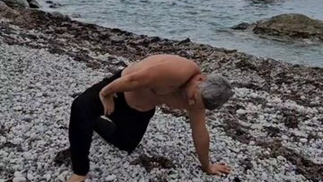 Растяжка спины и бедер для здоровья позвоночника