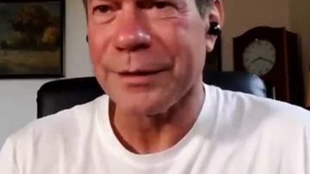 Рейтинг у Трампа падает, в США ожидают кризиса на рынке акций – комментирует Олег Царев