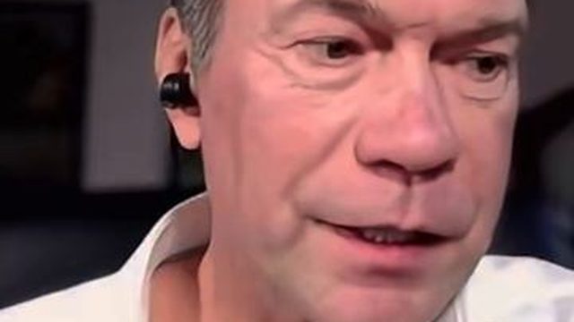 Сейчас Украину возглавляет дискредитировавший себя президент, - Олег Царев о ситуации на Украине