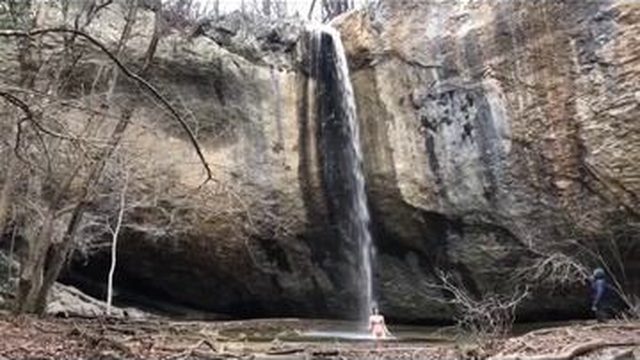 КРЫМ ЗИМНИЕ КУПАНИЯ В ВОДОПАДЕ!