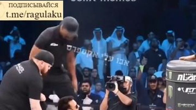 Макрон получает нокаутирующию пощечину ИИ