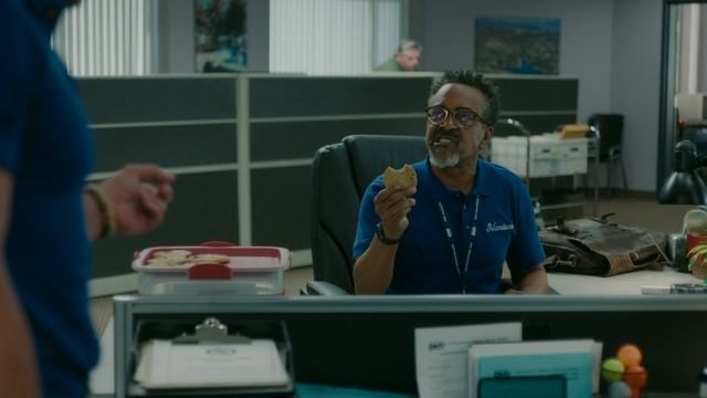 Департамент транспортных средств 12 серия «Третий лишний» (сериал, 2025)