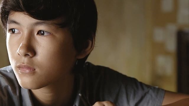 Жёлтые цветы на зелёной траве (фильм, 2015)