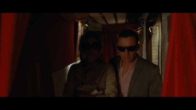 По ту сторону кровати (фильм, 2008)
