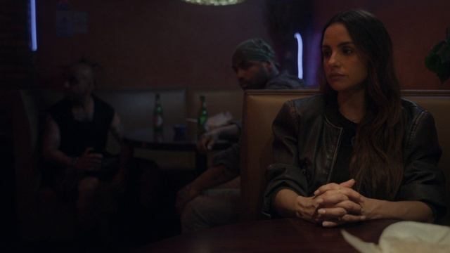Друзья и соседи 2 сезон 5 серия «Наполовину невидимый» (сериал, 2026)