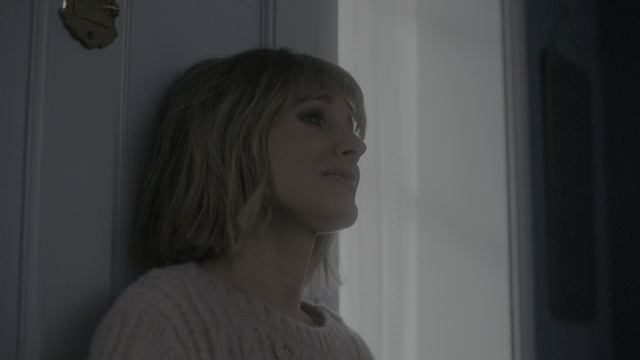 Женщина в доме напротив девушки в окне 7 серия (сериал, 2022)