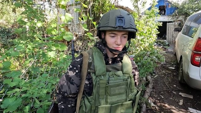Привез спорттовары на линию фронта.mp4